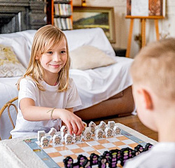 Настоящие шахматы для детей в стиле Fritz & Chesster